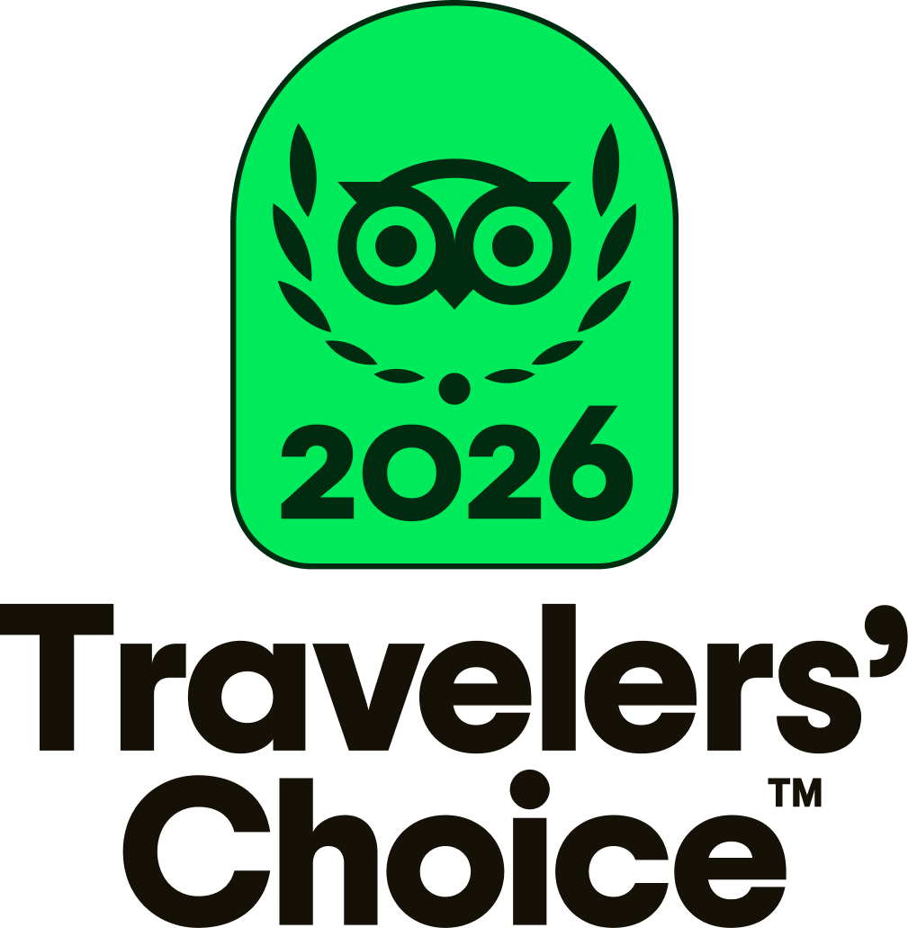 TC Badge Travelers Choice Center Aligned Black L
